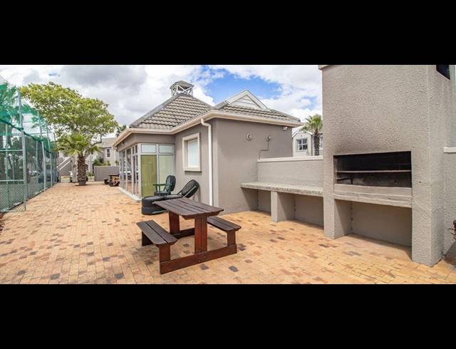 1 BEDROOM APARTMENT SOLD IN TOWNSEND ESTATE